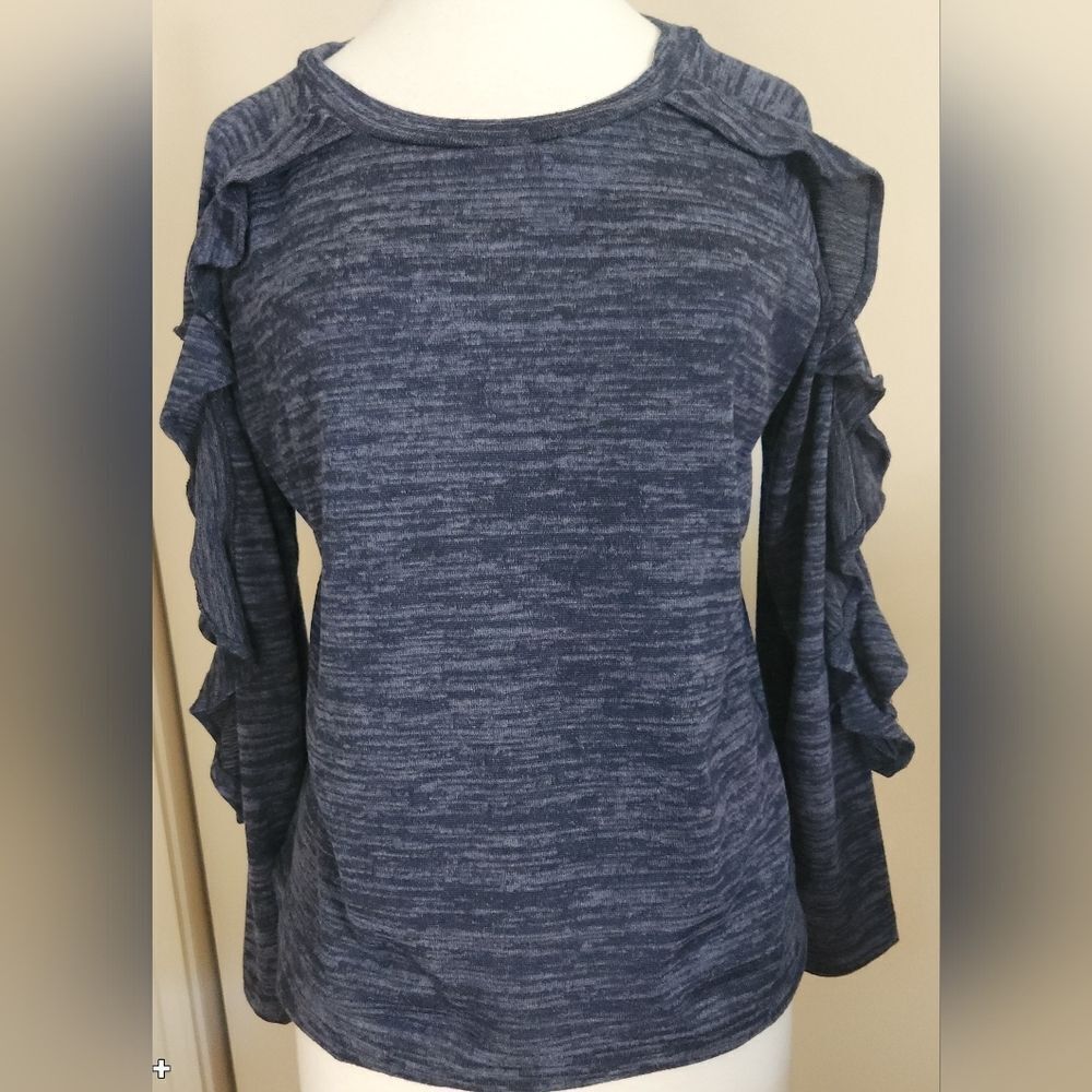 T81 August Silk stylish Heather Blue knit top with ruffly long sleeves Size L